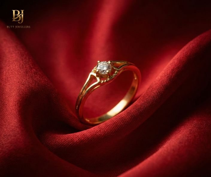 21k Gold Split-Shank Natural Diamond Ring